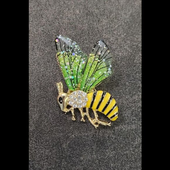 Bee Brooch - Picture 1 of 2